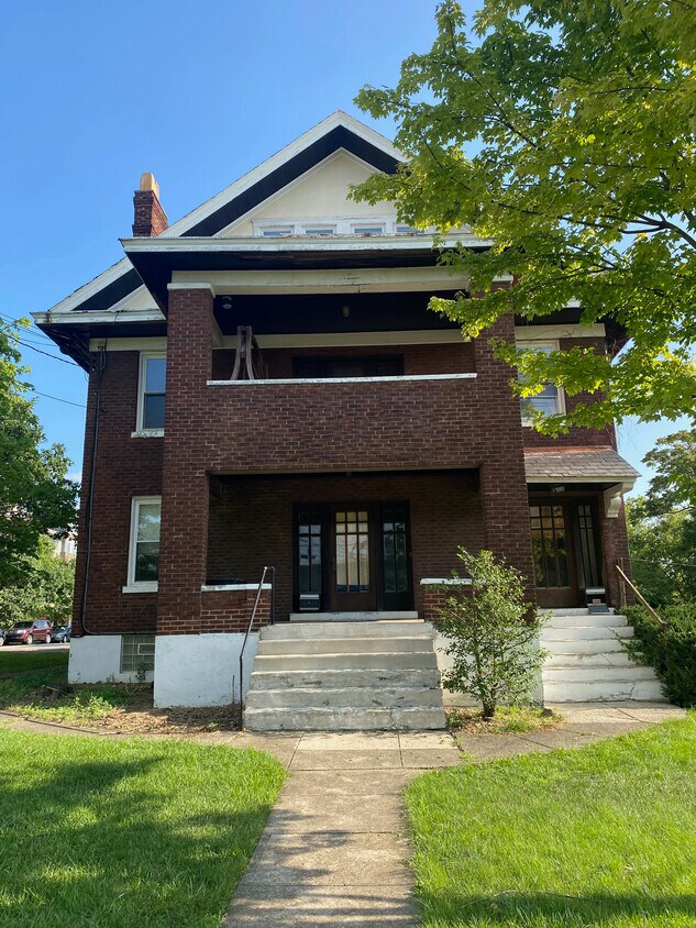 The former "APX" house, corner of Probasco & Stratford - 339-2 Probasco St