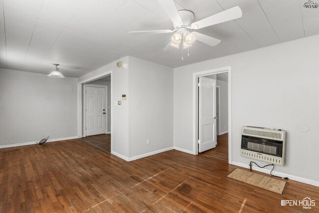 Building Photo - 2714 Sherman Rd