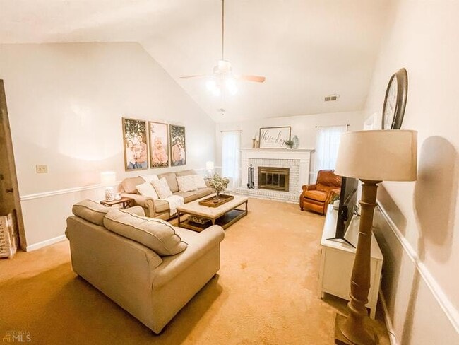 Foto del edificio - Fantastic 3bd/2ba home! Coming soon!