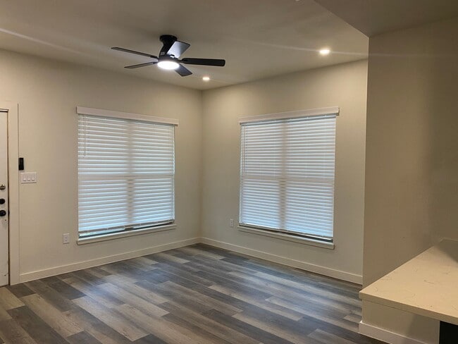 Building Photo - RENOVATED 4 BEDROOM