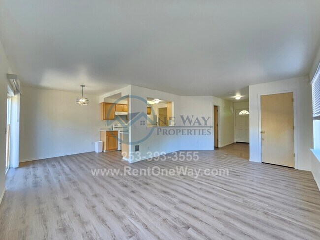 Building Photo - 610 11th Ave