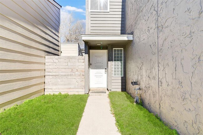 Building Photo - 10318 Sommerville Ave