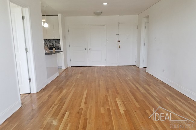 Building Photo - No Fee -Amazing 2BR in Midwood