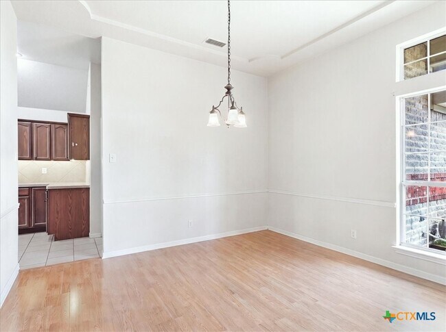 Foto del edificio - 1200 Lancelot Dr