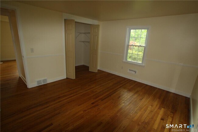 Foto del edificio - 6 Cherry Ln