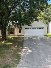 Building Photo - 209 Great Oaks Way