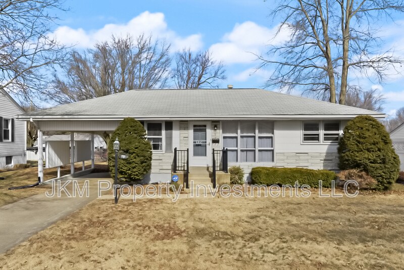 135 St Maurice Ln