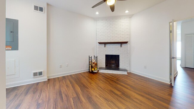 Building Photo - 1237 K St SE