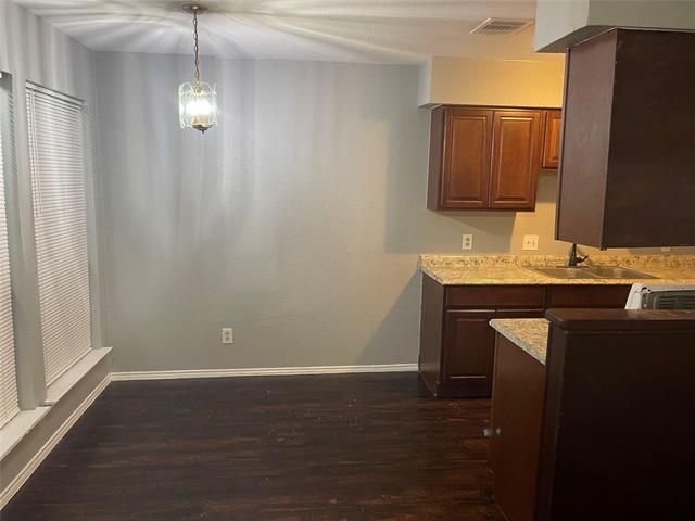 Building Photo - 147 Allencrest Dr