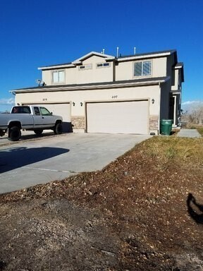 Primary Photo - 3 Bed 2.5 bath Townhome