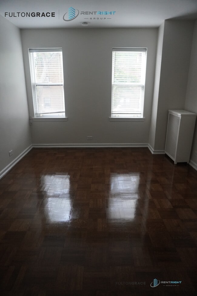 Building Photo - 534 W Stratford Pl