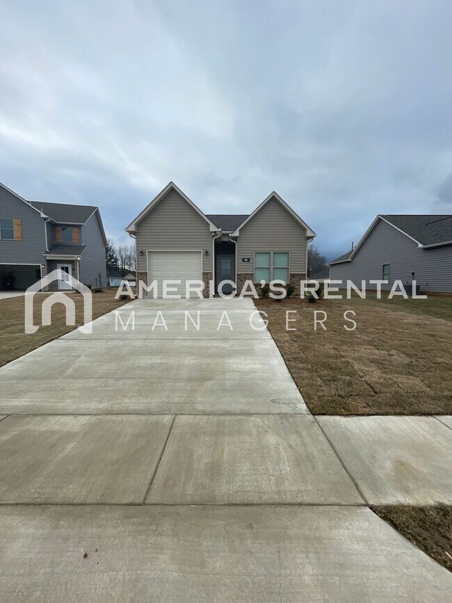 Foto del edificio - Home for Rent in Oak Grove, AL!!! View with 48 Hours Notice!