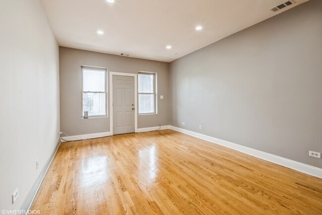 Building Photo - 6518 S Greenwood Ave