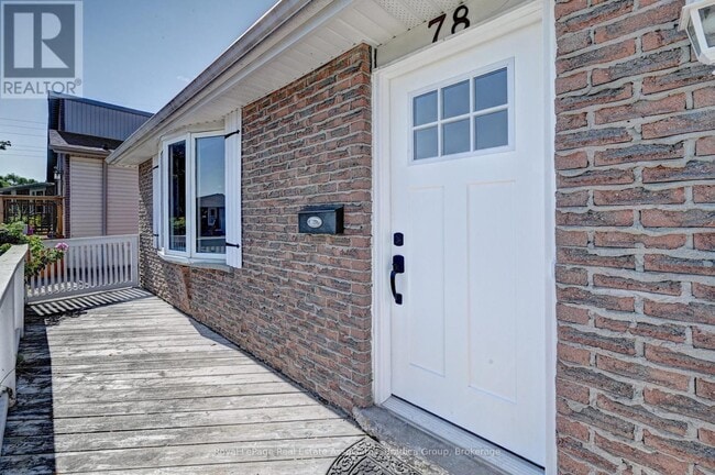 Building Photo - 78 Barwood Crescent