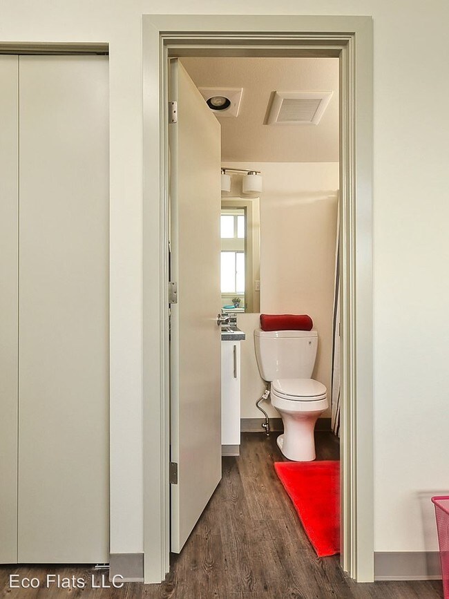 Foto del edificio - 2131 N 113th St