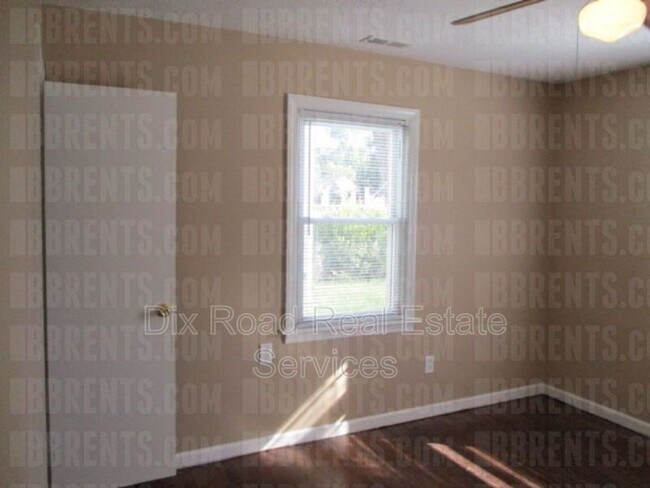 Building Photo - 2208 Lamberton St