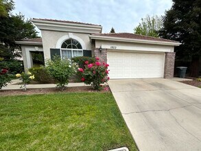 Building Photo - 1823 Edgewood Ct