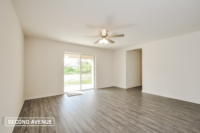 Building Photo - 12 Wood Amber Ln
