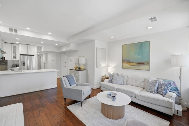 Foto del edificio - U St Condo | 2 Bed | 1.5 Bath | 975 Sf | Offsite Underground Parking Garage Available for Rent