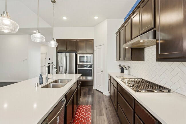Foto del edificio - 15647 Roscobie Park Dr
