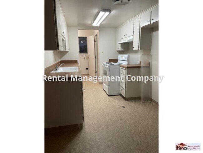 Foto del edificio - Back on market! New flooring/paint.  Move in special-$2500