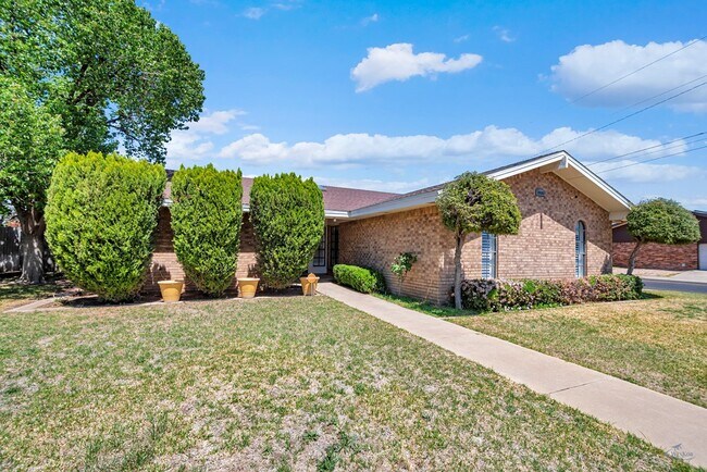 Foto del edificio - 1800 W 23rd St