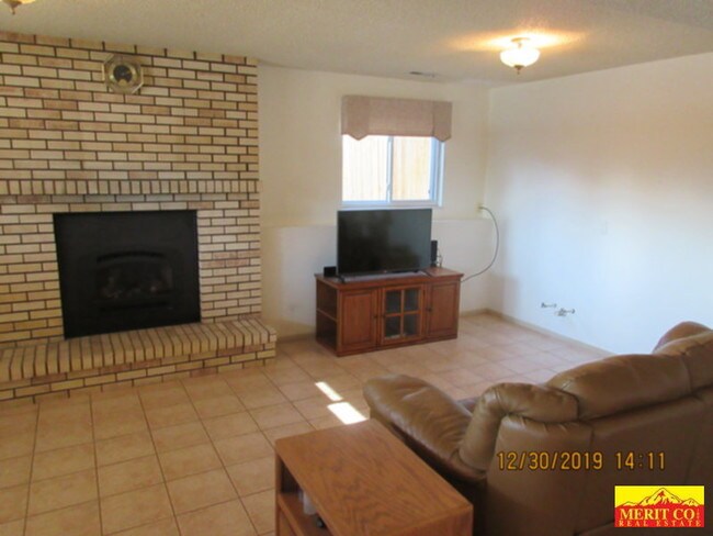 Building Photo - 2655 Norwich Dr
