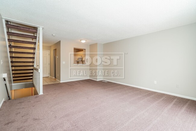 Building Photo - Two Bedroom, One Bathroom Condo in Blacklick