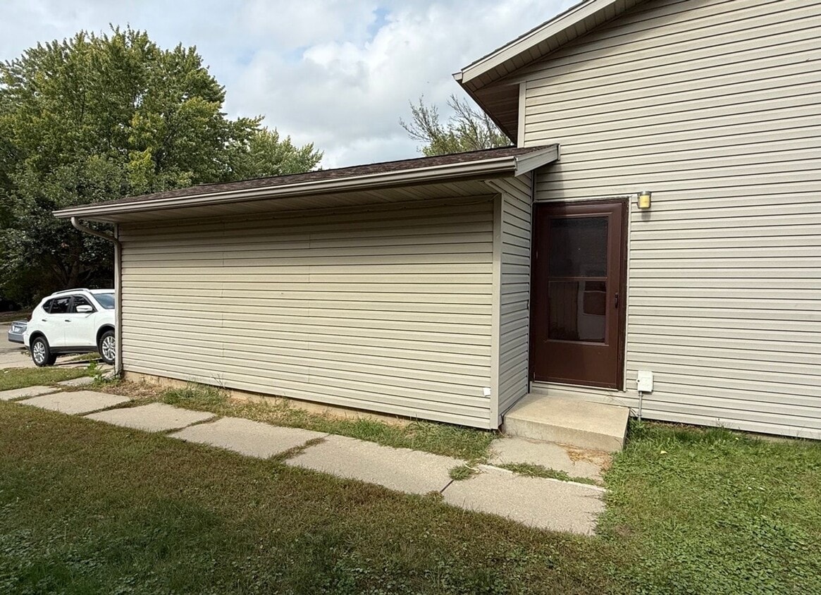 Building Photo - Two Bedroom Apartment in Rochester MN