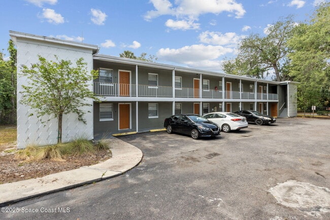 Building Photo - 311 S Brown Ave