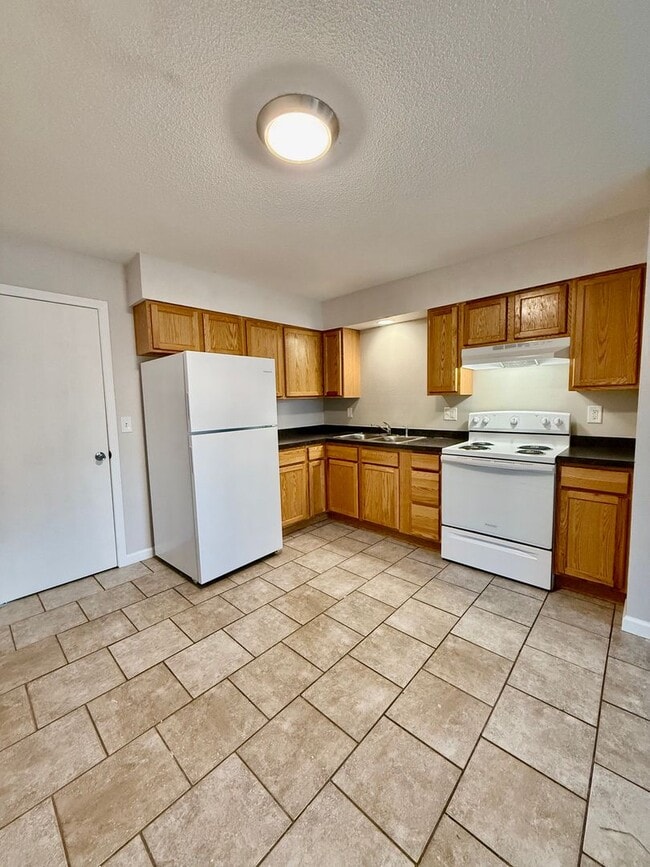 Building Photo - 1110/1114 2nd St SE