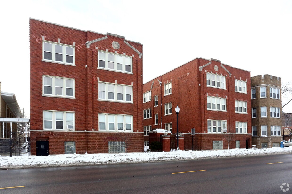Building Photo - 3115-3123 W Foster Ave