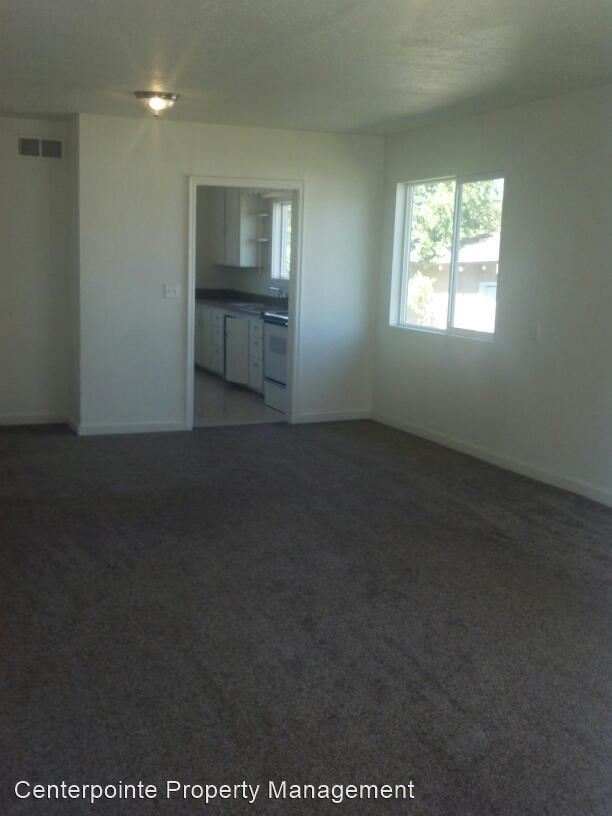 Building Photo - 2 br, 1 bath House - 966 Walnut St.