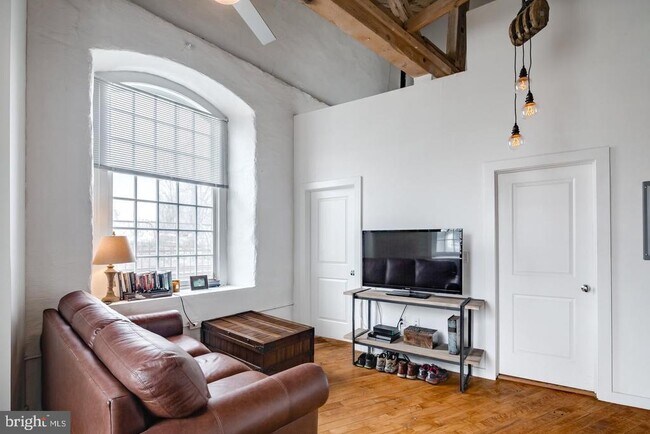 Foto del edificio - 4 Leverington Ave
