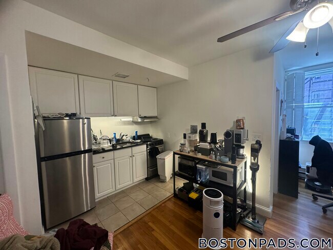 Building Photo - 529 Beacon St