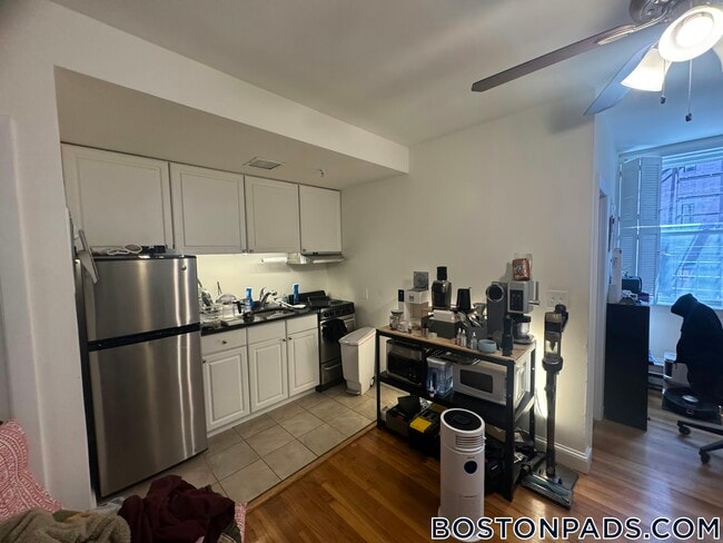 Building Photo - 529 Beacon St