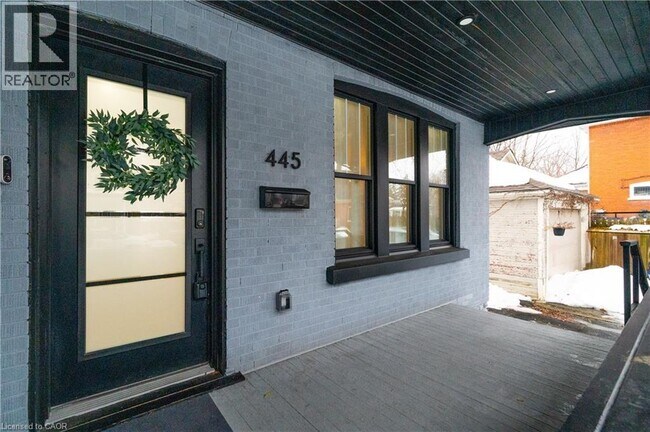 Photo du bâtiment - 445 Moore St