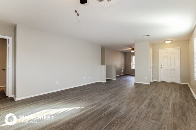 Building Photo - 15332 W Lundberg St
