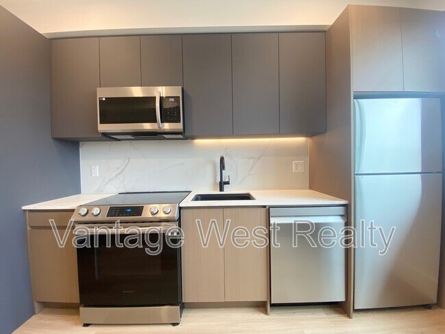 Photo du bâtiment - 316-720 KLO Rd
