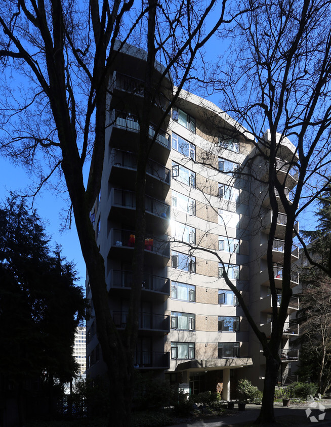 Primary Photo - Villa Esto Apartments