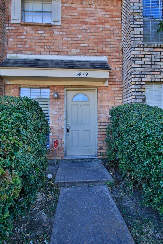 Building Photo - 5429 10th St