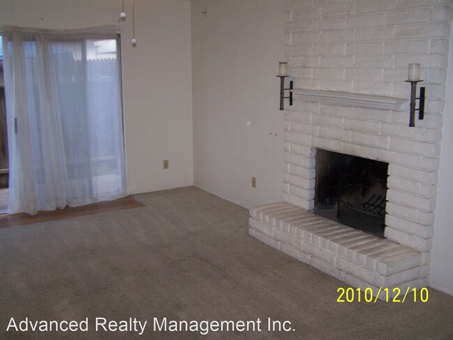 Building Photo - 3 br, 2 bath Apartment - 5020 Easton Dr