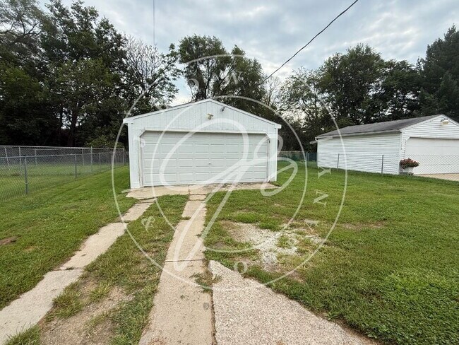 Building Photo - 1116 Brookley Blvd