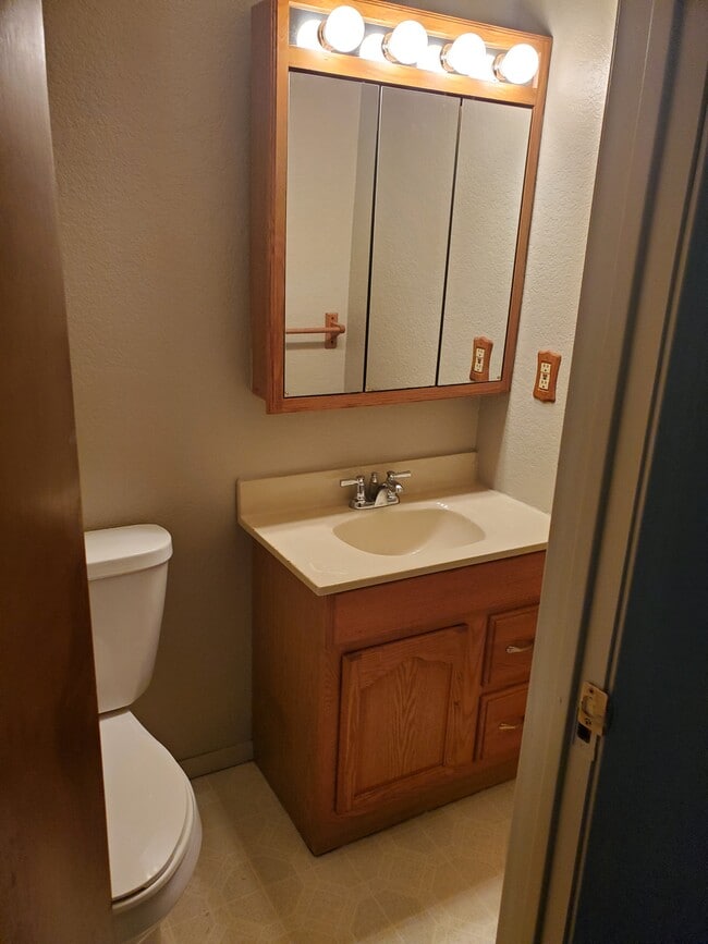 Half bath - 522 E 22nd St