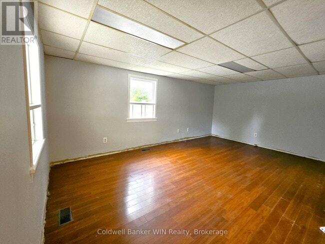 Building Photo - 278 Egremont St N