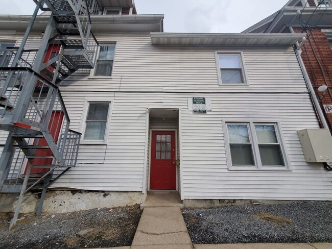 Building Photo - 102 W Nittany Ave