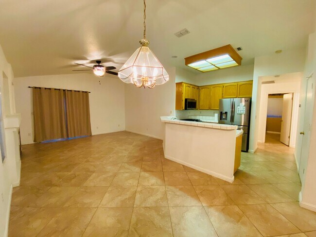 Building Photo - Home in Strawberry Glen Subdivision