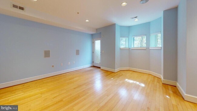 Foto del edificio - 1793 Lanier Pl NW