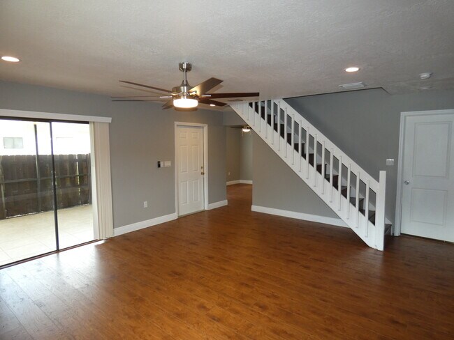 Foto del edificio - 227 San Remo Blvd