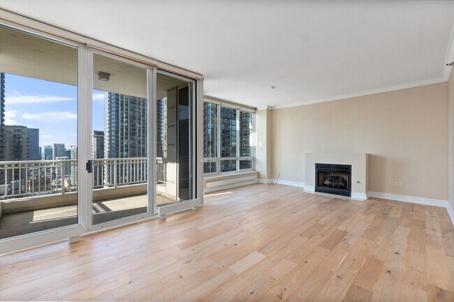 Building Photo - 55 E Erie St
